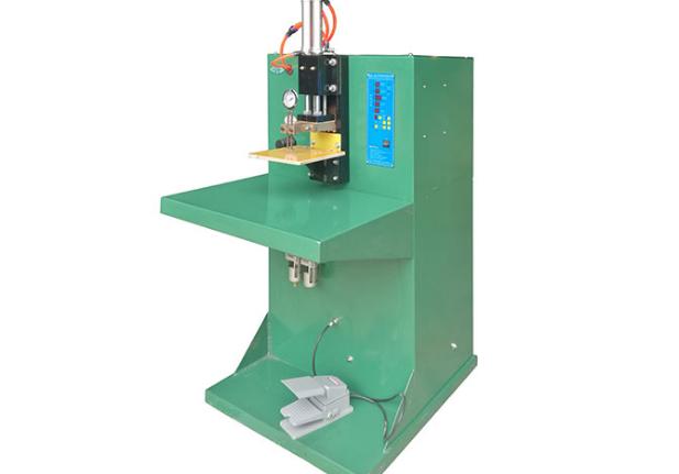 儲(chǔ)能點(diǎn)焊機(jī)